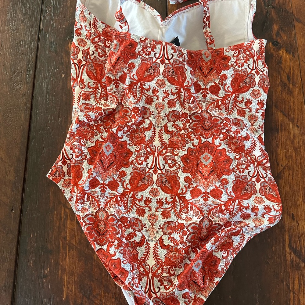 Swimsuit 🩱 - Picture 5 of 5